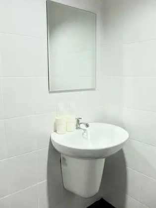 Tek Büyük Yataklı Oda (with window)