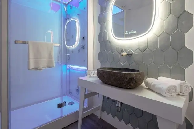 Deluxe Tek Büyük Yataklı Oda (King)