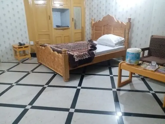 Standard Tek Büyük Yataklı Oda