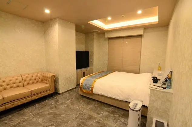 Luxury Tek Büyük Yataklı Oda