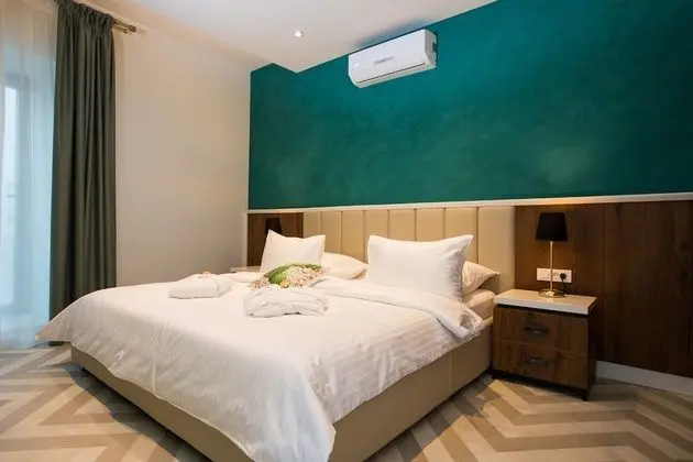 Premium Tek Büyük Yataklı Oda, Veranda (EMERALD)