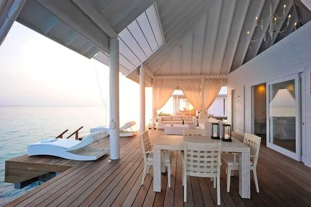 Villa, Okyanusa Sıfır