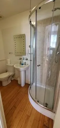Tek Büyük Yataklı Oda, Banyolu/Duşlu