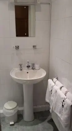 Tek Büyük Yataklı Oda, Banyolu/Duşlu