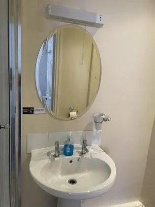 Basic Tek Büyük Yataklı Oda, Ortak Banyo