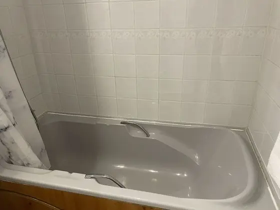 Basic Tek Büyük Yataklı Oda, Ortak Banyo