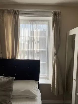 Basic Tek Büyük Yataklı Oda, Ortak Banyo