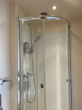 Standard Tek Büyük Yataklı Oda, Banyolu/Duşlu