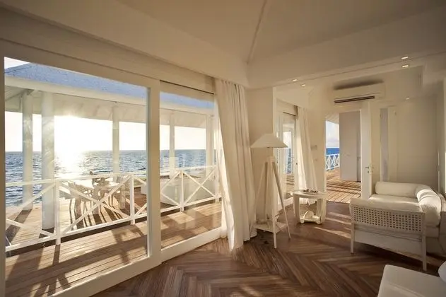 Jacuzzi Water Villa