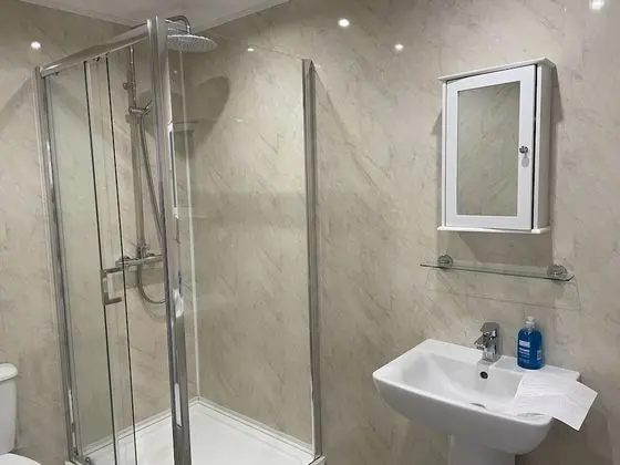 Tek Büyük Yataklı Oda, Banyolu/Duşlu