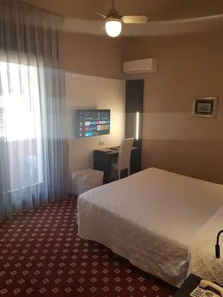 Büyük Yataklı Tek Kişilik Oda