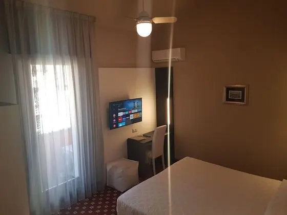 Büyük Yataklı Tek Kişilik Oda