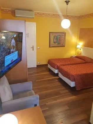 Büyük Yataklı Tek Kişilik Oda