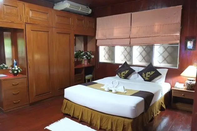 Bungalov (Thai House)