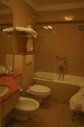 Tek Büyük Yataklı Oda, Tepe Manzaralı