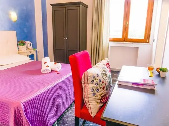 Üç Kişilik Oda