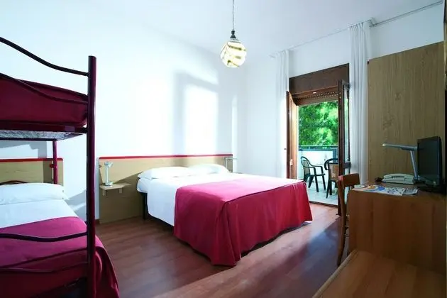 Family Oda (2 Adults + 2 Children)