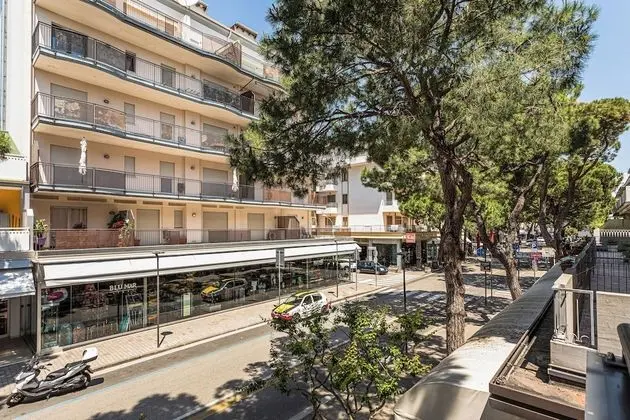 Family Oda (2 Adults + 2 Children)