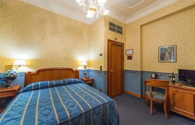 Economy Tek Büyük Yataklı Oda