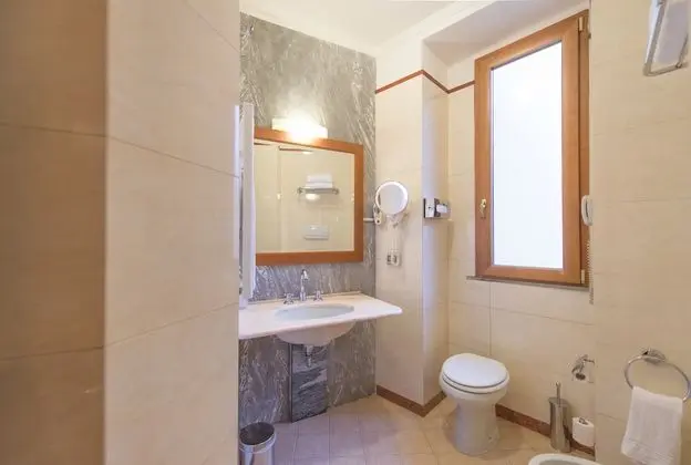 Economy Tek Büyük Yataklı Oda