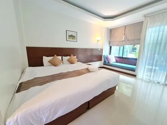 Deluxe Tek Büyük veya İki Ayrı Yataklı Oda, Havuz Kullanımı