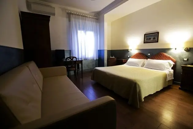 Classic Üç Kişilik Oda