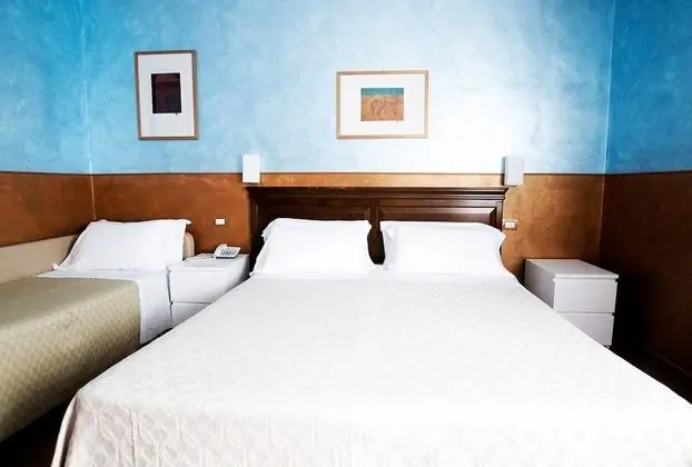 Classic Üç Kişilik Oda