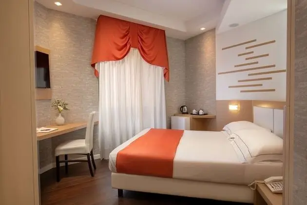 Standard Tek Büyük Yataklı Oda