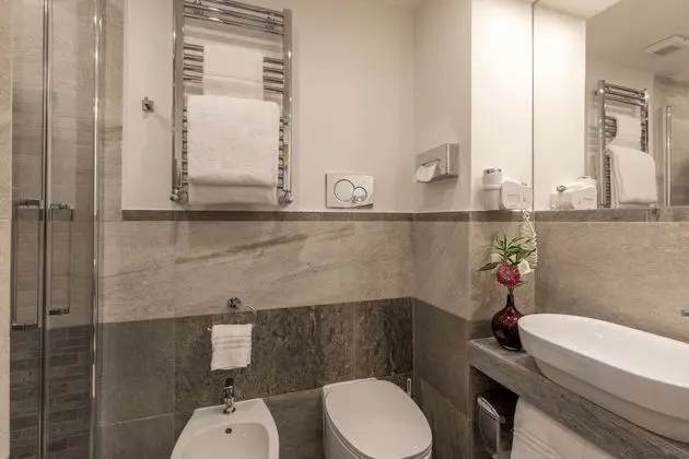 Standard Tek Büyük Yataklı Oda