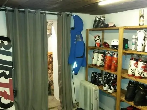 Ev