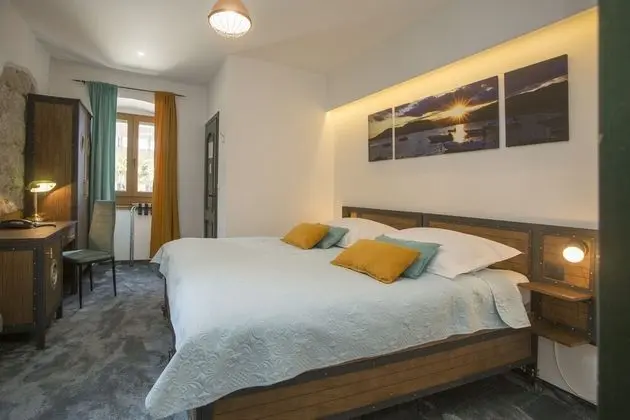 Comfort Tek Büyük veya İki Ayrı Yataklı Oda, Şehir Manzaralı