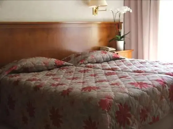 Comfort Tek Büyük veya İki Ayrı Yataklı Oda