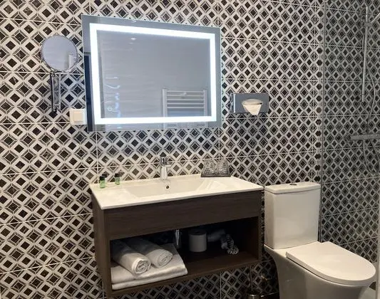 Comfort Tek Büyük veya İki Ayrı Yataklı Oda