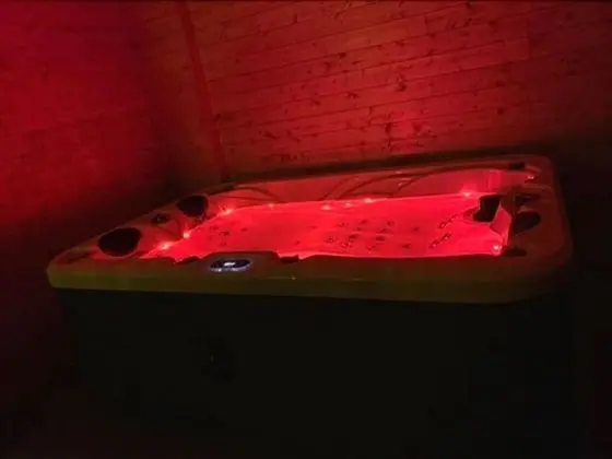Romantic Tek Büyük Yataklı Oda, Sıcak Su Havuzu