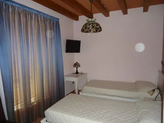 Tek Büyük veya İki Ayrı Yataklı Oda, Balkon