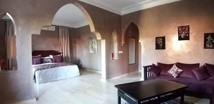 Süit, Dağ Manzaralı (AZIMIM)