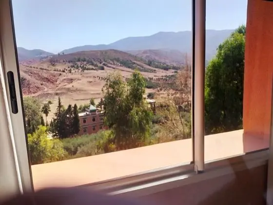Süit, Dağ Manzaralı (AZIMIM)