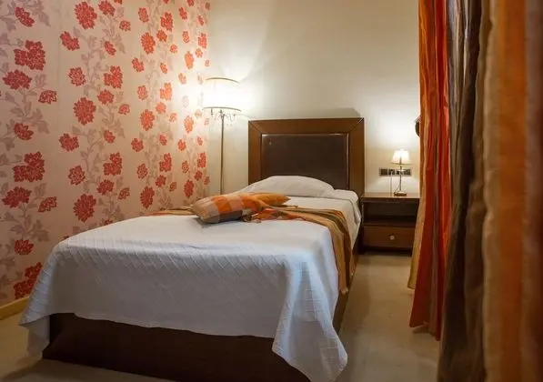 Single Room (Ground or First Floor)
