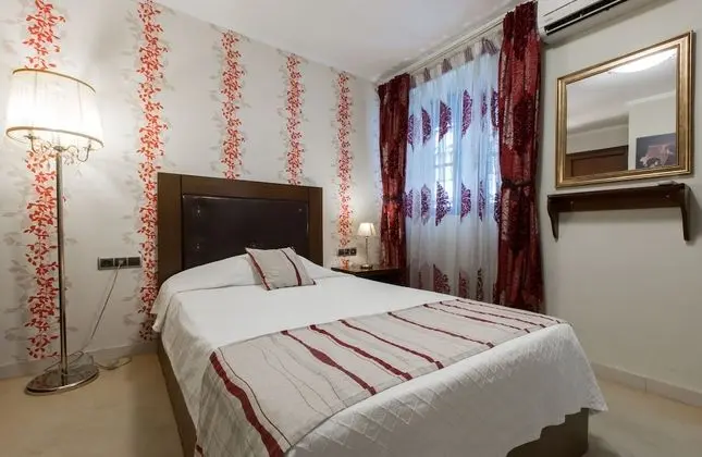 Single Room (Ground or First Floor)