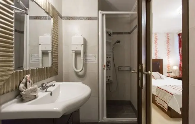 Single Room (Ground or First Floor)