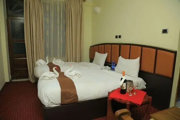 Deluxe Tek Büyük Yataklı Oda, 1 En Büyük (King) Boy Yatak, Balkon, Göl Manzaralı