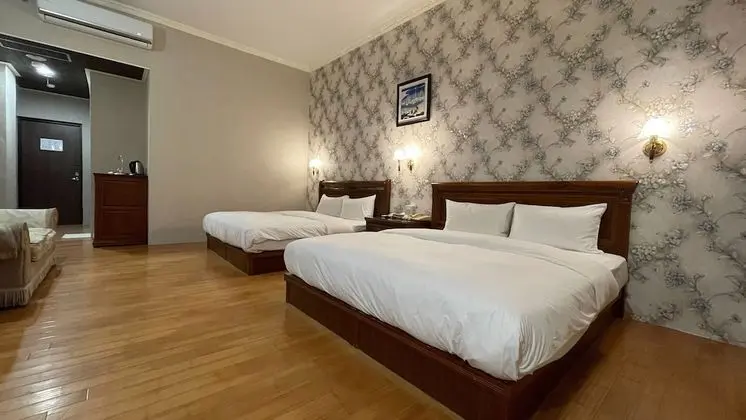 Business Dört Kişilik Oda