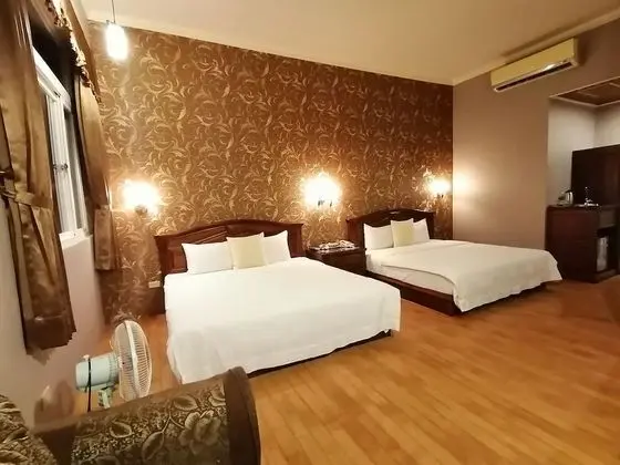 Business Dört Kişilik Oda