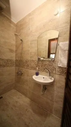 Aile Odası, Bahçe Manzaralı