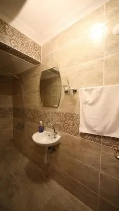 Aile Odası, Bahçe Manzaralı