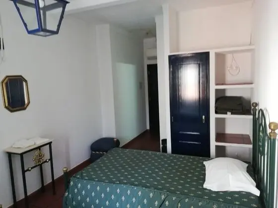 Tek Büyük Yataklı Oda