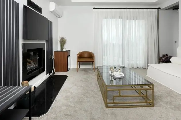Suite, Göl Manzaralı, Jakuzili