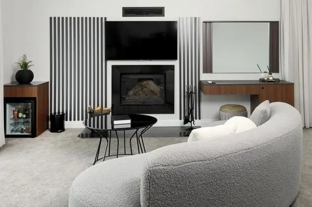 Suite, Göl Manzaralı, Jakuzili