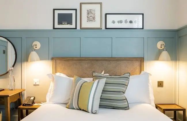 Classic Tek Büyük Yataklı Oda