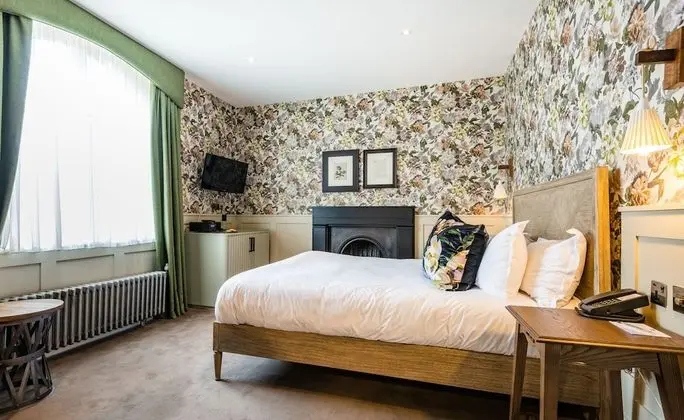 Classic Tek Büyük Yataklı Oda